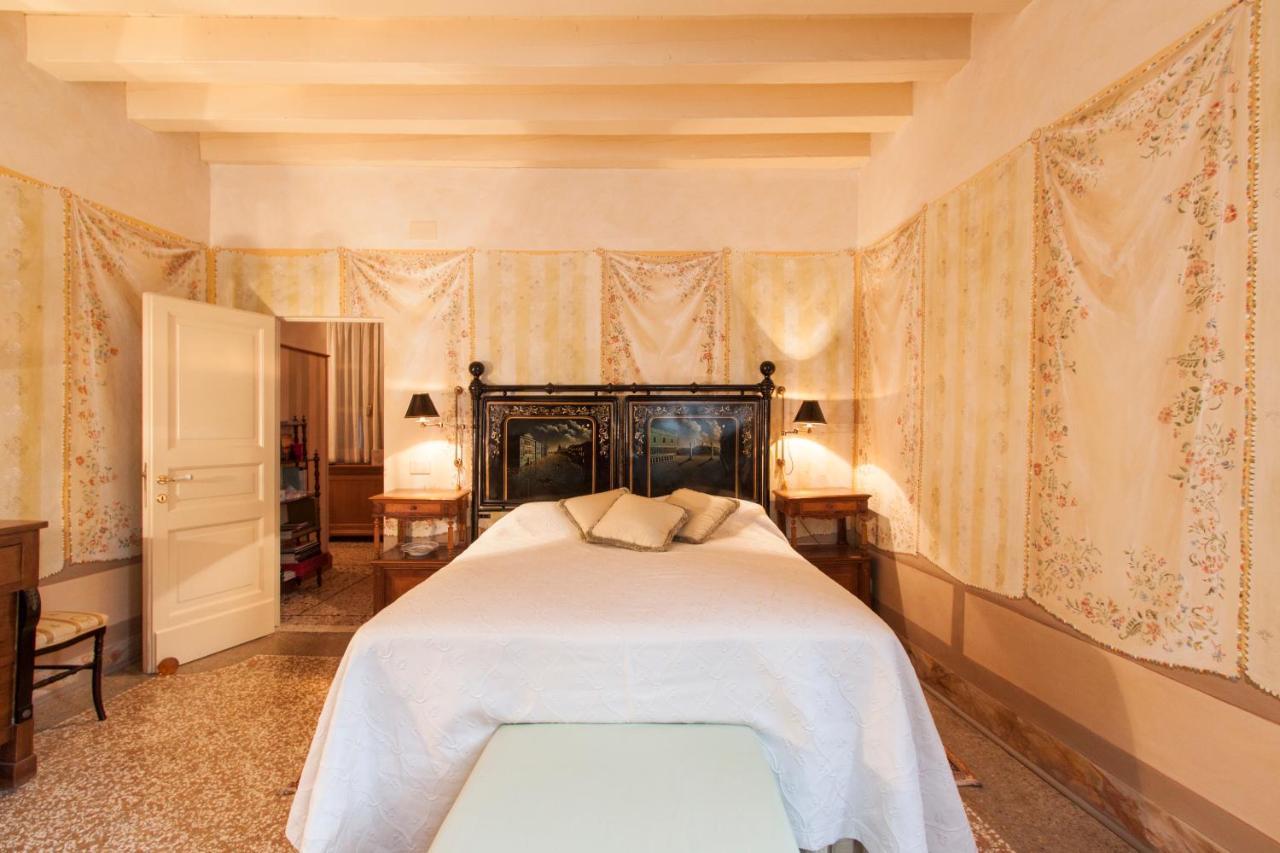 Explore From A Sophisticated Hideaway In San Polo Apartamento