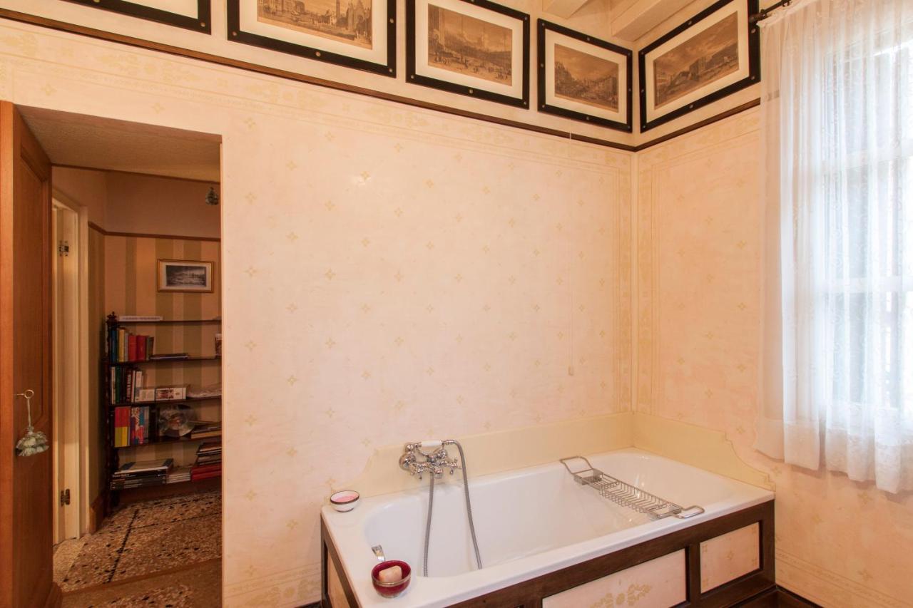 Explore From A Sophisticated Hideaway In San Polo Apartamento *