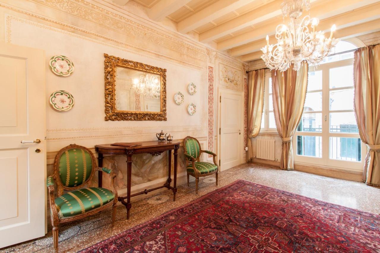 Explore From A Sophisticated Hideaway In San Polo * Venecia